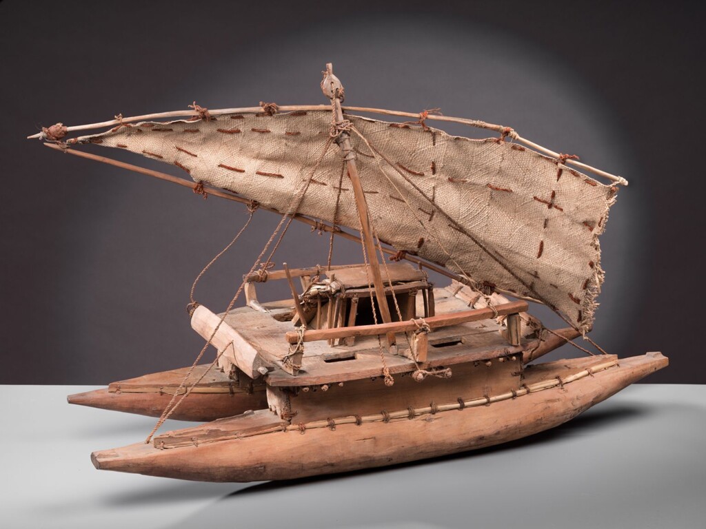 Maquette de pirogue kanak